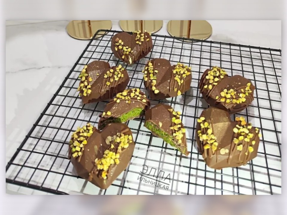 Дубайский шоколад с жёлтой посыпкой